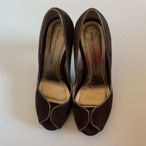 Diane Von Furstenberg brown peep toe pumps